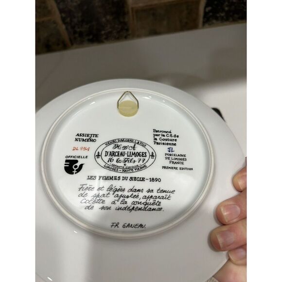 D'Arceau Limoges 1976 Colette La Femme Sportive Collector Plate by FR. GANEAU - Picture 2 of 6